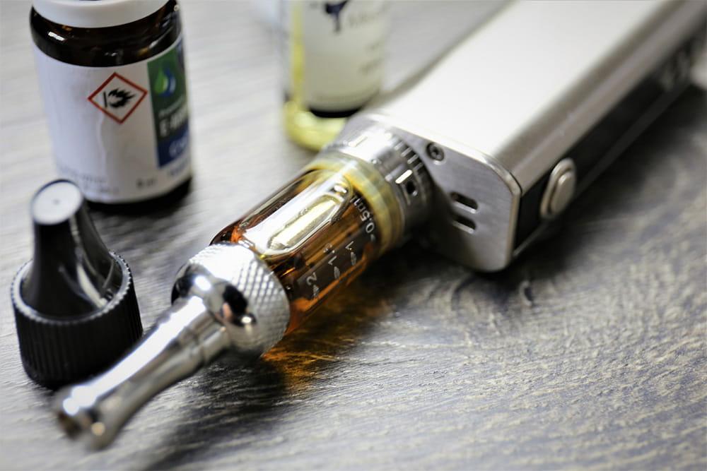 e-cigarette and vape oil